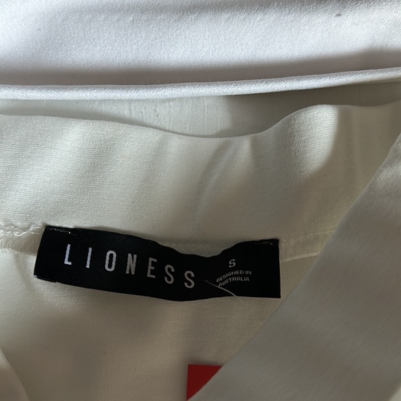 White Skirt Bundle. both size smalls. Brands are forever 21 and lioness - Picture 2 of 3